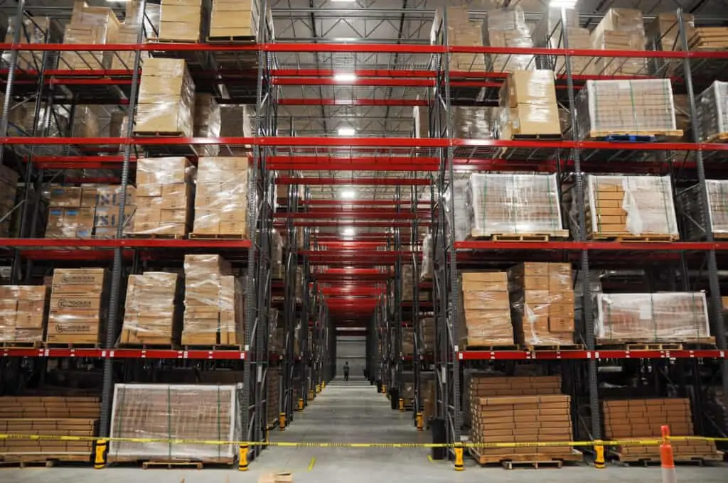 fulfillment-center-vs.-warehouse